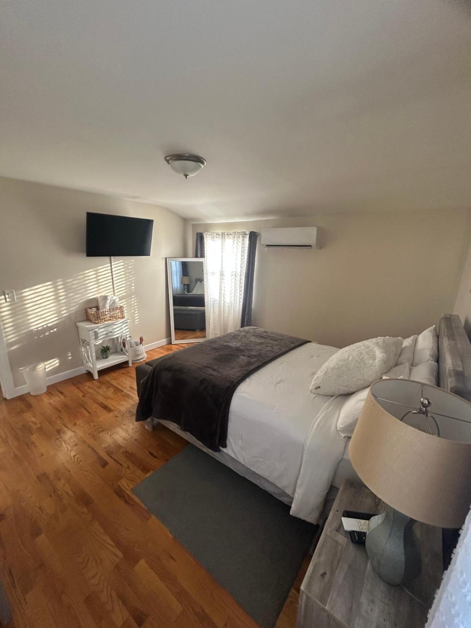 Chic Modern Bedroom 5 Mins From Jfk Hospedagem domiciliar Nova York